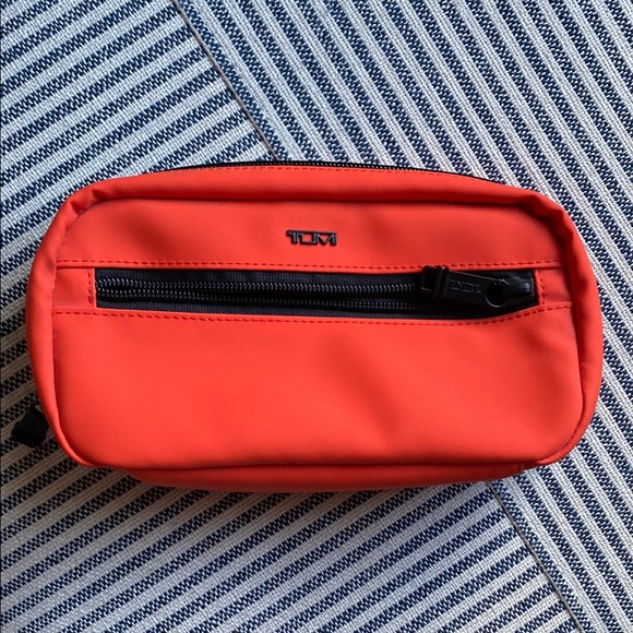 Tumi Other - Tumi Zip around case, red